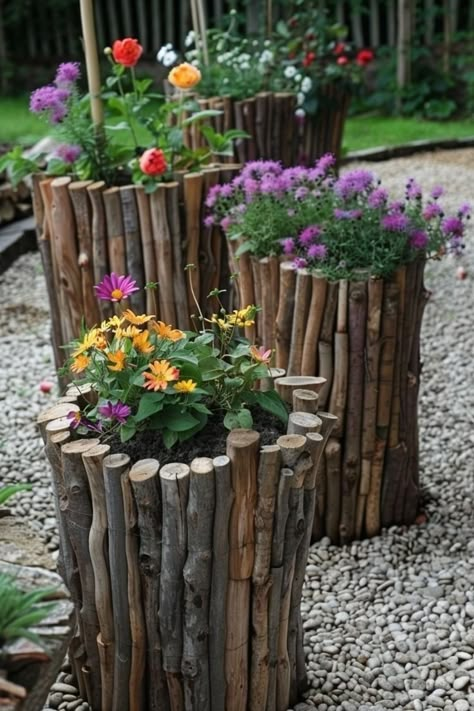 Planters Ideas, Deco Nature, Garden Decor Projects, Garden Crafts Diy, Concrete Garden, Garden Backyard, Garden Containers, Garden Yard Ideas, Wooden Planters