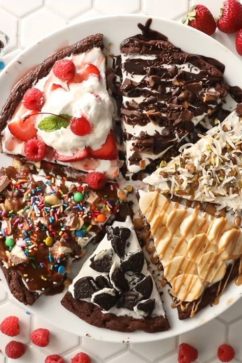 Ice Cream Pizza | "First time I made this it worked out perfectly! Super easy and delicious!" #dessertrecipes #dessertideas #dessertdishes #dessertinspiration #frozendesserts #icebox #iceboxdessert #nobakedessert Cake Mix Fudge, Cake Mix Cinnamon Rolls, Caramel Brownies Recipe, Ice Cream Pizza, Pumpkin Cookies Easy, Cake Batter Ice Cream, Best Homemade Ice Cream, Gooey Butter Cookies, Banana Nut Bread Recipe