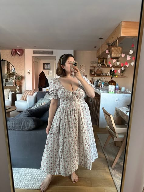 Mid Size Long Dress, Mid Size Inspiration, Plus Size Sundress Aesthetic, Midsize Romantic Fashion, Midsize Floral Dress, Cute Girly Outfits Mid Size, Mid Size Cottagecore Outfits, Classy Mid Size Outfits, Cottage Core Outfits Midsize