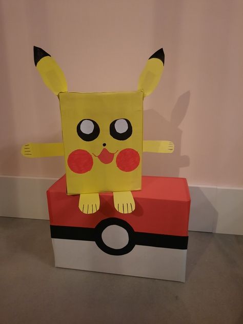 Poke Ball Valentines Boxes, Pokemon Ball Valentines Boxes, Pokemon Gift Wrapping Ideas, Pokeball Valentine Box Ideas, Pikachu Valentines Boxes, Surprise Pikachu, Pokemon Valentines Box, Diy Valentine Boxes, Pokemon Valentines