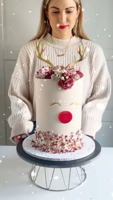 Luxury Cake Equipment on Instagram: "With Christmas approaching fast, have you seen our new Modern Rudolf Cake Kit designed with the fabulous @chellbells_cakes 🎄 You can now shop this online on our website 💖 • • • #christmasdecor #reindeercake #rudolfcake #bakingideas #christmascake #lissieloulondon #christmasdecorations #christmastime #cakelove #londonbaker #cookieembossers #cakedecor #postalboxideas #treatboxes #feedfeedbaking #christmascaketopper #cookiestamp #caketrends #xmasdecor #cupcake Rudolf Cake, Chellbells Cakes, Winter Bakes, Rudolph Cake, Cake Equipment, Reindeer Cake, Reindeer Cakes, Christmas Treats Boxes, Christmas Cake Designs