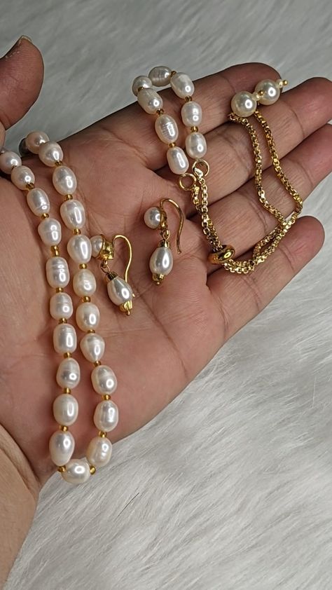 Real Pearl Jewellery, Gold Bangles Indian, Indian Choker Necklace, Wedding Pakistani, Pearl Jewels, Rose Gold Bangle, Indian Necklace, Gold Plated Bangles, Indian Jewelry Sets