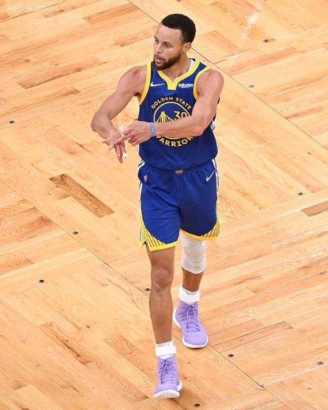 Stephen Curry Celebration, Steph Curry Wallpapers, Steph Curry 3, Nba Wallpapers Stephen Curry, Stephen Curry Wallpaper, Curry Pictures, Curry Wallpaper, Stephen Curry Basketball, Stephen Curry Pictures