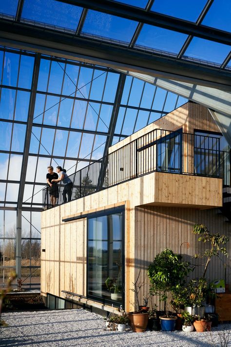 Naturhus Sweden, House In Greenhouse, Green House Connected To House, Greenhouse Architecture Design, Greenhouse Room In House, Greenhouse Homes, Community Greenhouse, House With Greenhouse, Container Greenhouse