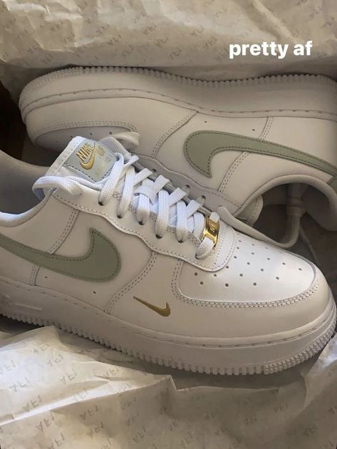 back to school shoes | nike | shoes Zapatillas Nike Air Force, Nike Shoes Air Force, Back To School Shoes, Trendy Shoes Sneakers, White Nike Shoes, Nike Shoes Girls, Preppy Shoes, Pretty Shoes Sneakers, Jordan Shoes Retro