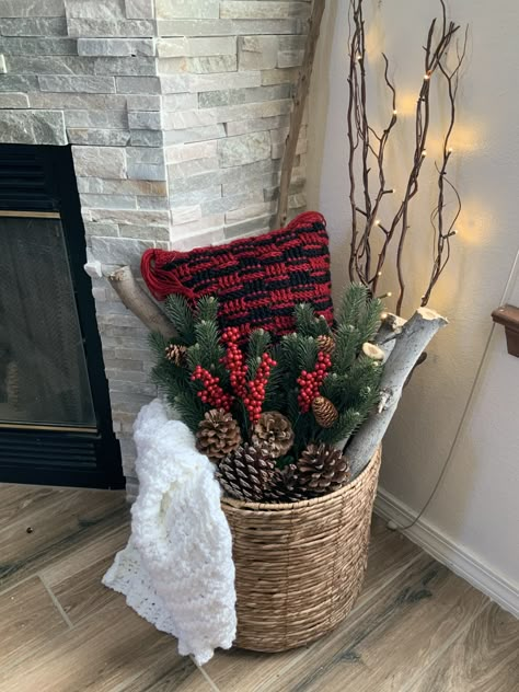 Blanket Basket Christmas, Christmas Blanket Basket Decor, Winter Basket Decor, Christmas Decor With Crates, Christmas Blanket Basket, Christmas Decoration Ideas 2023, Fireplace Basket Decor, Cozy Christmas Basket, Christmas Basket Decoration Ideas