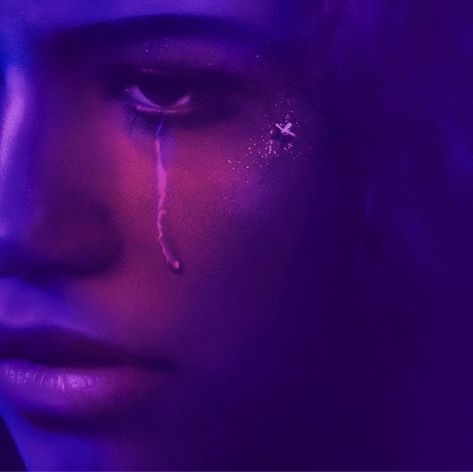 Zendaya Euphoria, Phone Wallpaper Boho, Sensory Art, Purple Vibe, Neon Aesthetic, Creative Portraits, Photography Projects, Aesthetic Images, Purple Wallpaper