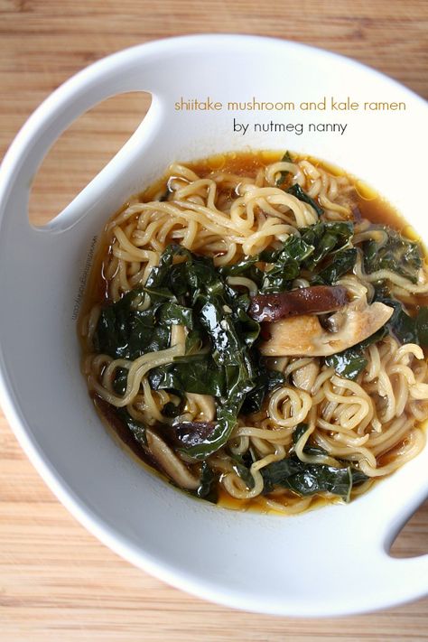 Kale Ramen, Easy Ramen, Ramen Noodle Recipes, Shiitake Mushrooms, Ramen Recipes, Fettuccine Alfredo, Ramen Noodle, Shiitake Mushroom, Ramen Noodles