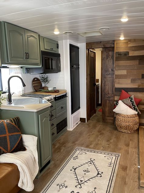 Modern Trailer Interior, Rv Rustic Remodel, Farmhouse Style Camper, Western Camper Remodel Rustic, Rustic Rv Decor Camper Interior, Rv Color Schemes Rv Makeover, Old Rv Remodel, Western Camper Remodel, Western Camper