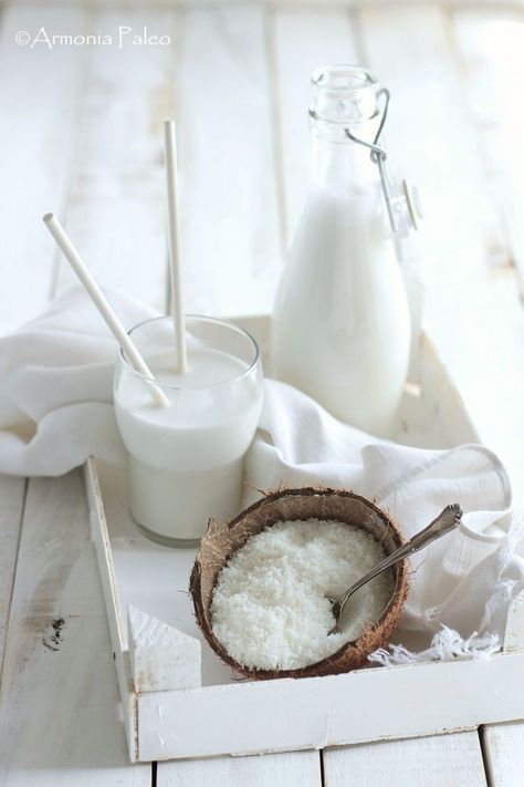 Coconuts Beach, Milk Jar, Dessert In A Jar, White Food, Milk N Cookies, Frappe, Love Is Sweet, Healthy Cooking, Food Photo