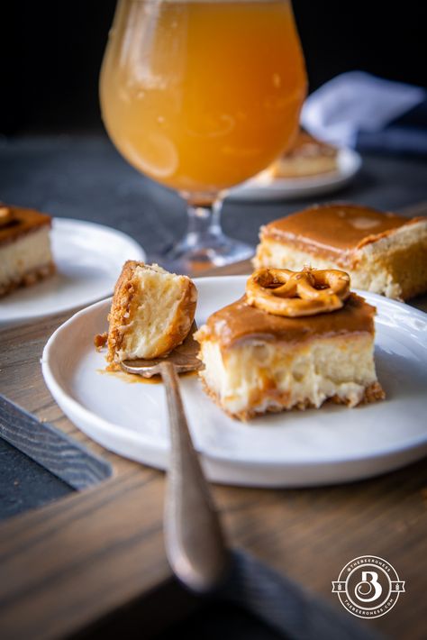 Dulce de Leche Beer Cheesecake Bars with Brown Sugar Pretzel Crust - The Beeroness Pretzel Cheesecake, Beer Dessert, Pretzel Crust, Boozy Desserts, Birthday Desserts, Pub Food, Just Bake, Beer Recipes, Cheesecake Bars