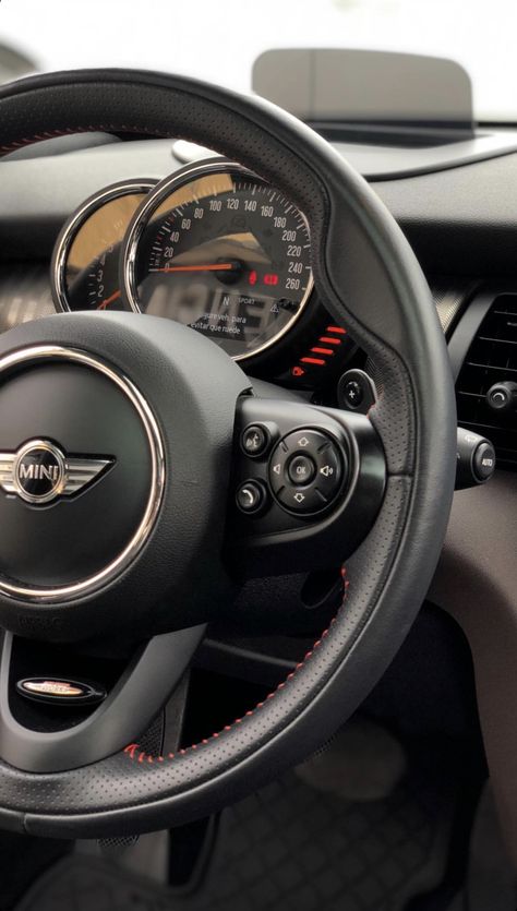 Mini Cooper Wallpaper, Mini Cooper Models, Mini Morris, Mini Cooper Countryman, Car Goals, Jeep Wrangler Rubicon, Car Inspiration, Foto Baby, Mini Countryman