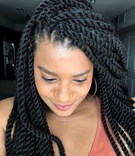 Been wanting to try crochet braids? Here's how to install crochet braids by yourself, at home, in 4 hours and on any type of hair. Latch Hook Braids Hairstyles, Latch Hook Hairstyles, Braids By Yourself, Latch Hook Braids, Blonde Box Braids, Crochet Box Braids, Jumbo Box Braids, Long Box Braids, Try On Hairstyles