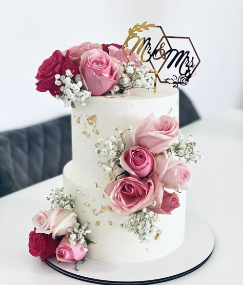 2 Tier Cake With Fresh Flowers, 3 Tier 50th Wedding Anniversary Cake, Two Layer Wedding Cakes Elegant, Simple Classy Wedding Cakes, Simple Engagement Cake Designs Unique, 3 Tier Cake Designs, Engagement Cake Ideas Elegant, Modern Wedding Cake Unique, Unique Anniversary Cake Designs