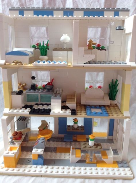 Maison en legos Lego Apartment, Lego House Ideas, Lego Furniture, Lego Challenge, Lego Boards, Lego Diy, Shop Lego, Lego Activities, Sandwich Shop