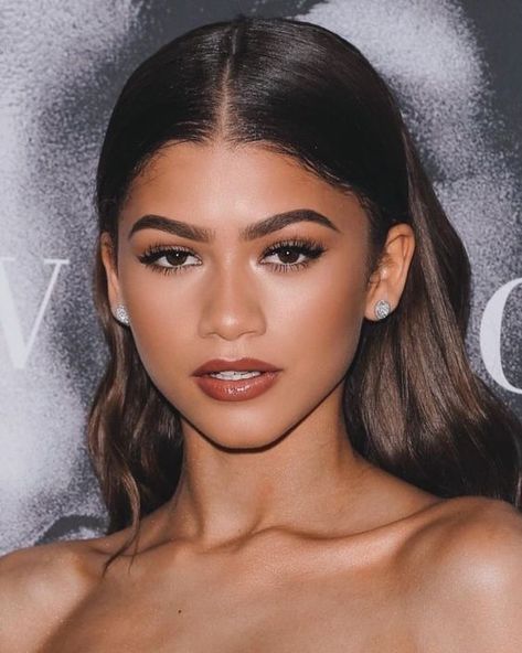 Zendaya Makeup, Hoco Makeup Looks, Makeup Tips For Brown Eyes, Wedding Hairstyles And Makeup, Day Makeup Looks, Soft Makeup Looks, Celebrity Makeup Looks, Best Makeup Tips, Fall Makeup Looks