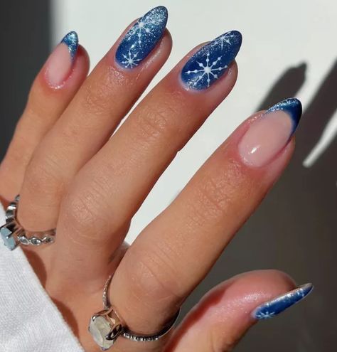 Aesthetic Grinch, Blue Winter Nails, Diy Nails Easy, Gold Gel Nails, Blue Christmas Nails, Pink Tip Nails, Ideas Uñas, Blue Gel Nails, Nail Piercing