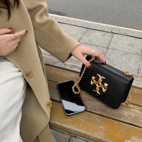 Tory Burch  Small  Eleanor Bag Branded Shoulder Bags, Tory Burch Bags Handbags, Tory Burch Bag Aesthetic, Tony Burch Bags, Tori Burch Handbags, Tory Burch Aesthetic, Tory Burch Bag Outfit, Phone Illustrations, Pink Tory Burch Purse