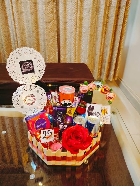 25 Anniversary Hamper Ideas, 25th Anniversary Hamper Ideas, Anniversary Hamper Ideas, Balloon Hamper, Anniversary Hamper, Hamper Packaging, Anniversary Gift Baskets, Hampers Ideas, Wedding Gift Hampers