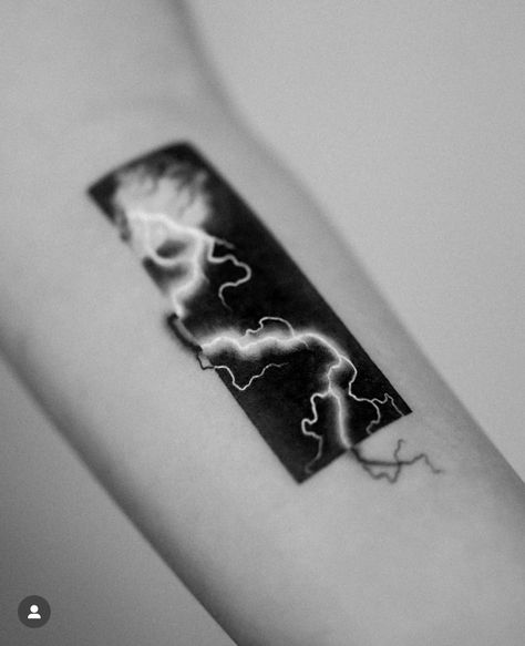 Thunder Tattoo, Lightning Tattoo, Thunder And Lightning, Anime Tattoos, Blackwork, Tatting, Body Art, Tattoos, Anime