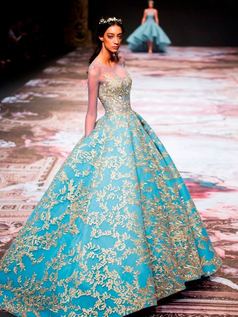 Michael Cinco: Fairytale Couture | ZsaZsa Bellagio - Like No Other Floral Wedding Gown, Michael Cinco, Dubai Fashion, Gown Prom, Beauty Dress, Gold Lace, Dresses Vintage, Couture Gowns, Gorgeous Gowns