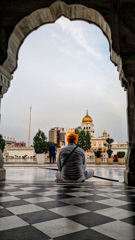 Clicked this picture at Bangla Sahib Gurudwara, Delhi. Bangla Sahib Gurudwara, Bangla Sahib, Hip Hop Wallpaper, Streak Ideas, Snap Streak Ideas Easy, Snap Streak, Photos Ideas, New Delhi, Hip Hop