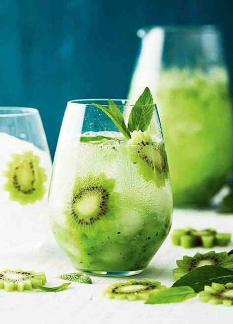 Mint Jelly Recipe, Mint Lemonade Recipe, Nectarine Recipes, Kiwi Recipes, Fruity Alcohol Drinks, Mint Smoothie, Detox Juice Cleanse, Mint Mojito, Mint Lemonade