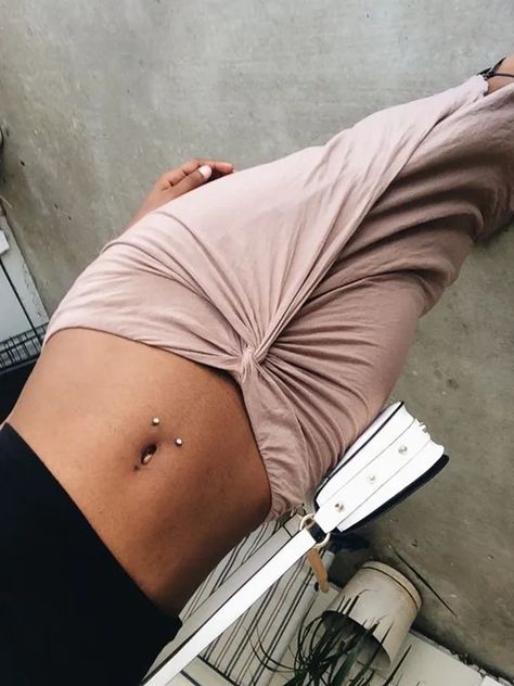 Spiderbite Piercings, Surface Piercing, Septum Piercings, Cool Piercings, Dermal Piercing, Cute Piercings, Piercings Unique, Navel Piercing, Belly Piercing