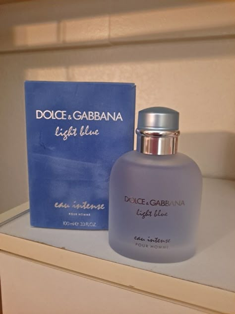 Light Blue Intense, Fragrances Perfume Men, Dolce And Gabbana Perfume, Light Blue Perfume, Skin Logo, Perfume Aesthetic, Best Mens Cologne, Perfume Art, Best Fragrance For Men