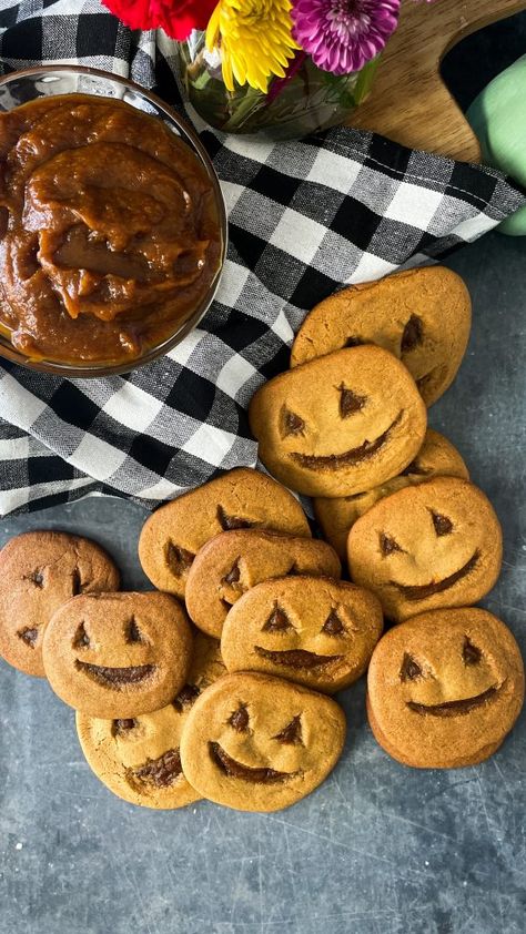 Pumpkin Delight Cookies, Copycat Little Debbie Pumpkin Delights, Pumpkin Delights Recipe, Pumpkin Delight Little Debbie, Little Debbie Pumpkin Delights Recipe, Homemade Pumpkin Delights, Pumpkin Face Cookies, Pumpkin Food Ideas Party, Pumpkin Delight Recipe