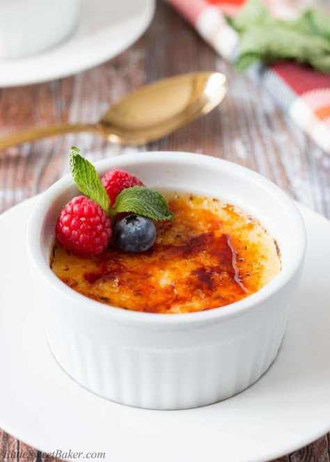 This incredibly easy creme brulee is rich and creamy with a wonderfully crunchy burnt-sugar shell. Culinary Torch, Brulee Recipe, Creme Brulee Recipe, Elegant Desserts, Favorite Desserts, Custard, Instant Pot Recipes, Pot Recipes, Tart