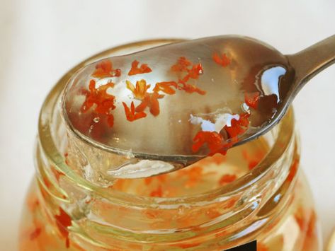 'Kanehiki's petal jam' which can enjoy the fragile sweet scent of osmanthus in the year all year Taste Review - GIGAZINE Osmanthus Flower, Studying Food, Tea Snacks, Dessert Photography, Food Forest, My Mouth, Sweet Scents, Spice Mixes, Interesting Food Recipes