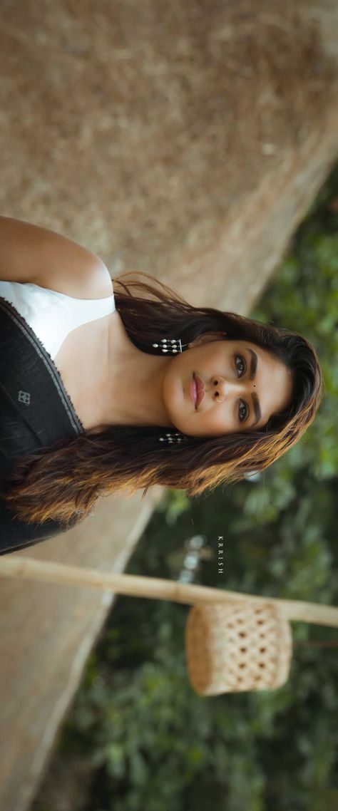 Mrunal Thakur Hd Wallpaper, Sita Ramam, Dj Movie, Allu Arjun Hairstyle, Mrunal Thakur, Samantha Images, Funny Baby Memes, Celebrity Casual Outfits, Allu Arjun