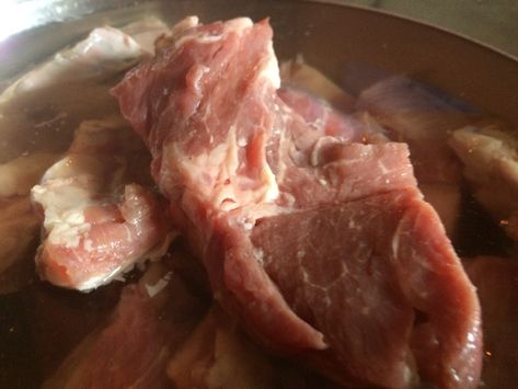 Traditional Newfoundland brining Pork or Beef, it's also called pickling and salting. This meat is used for boiling with your Jiggs dinner. Salted Beef Recipe, Jiggs Dinner, Dinner Soups, Brine For Pork, Pork Riblets, Salt Beef, Dinner Sunday, Newfoundland Recipes, Boiled Dinner