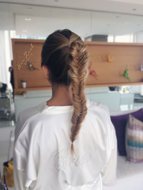 Fishtail Ponytail Braid, High Fishtail Ponytail, Fish Tail French Braids, Slick Back Fishtail Braid, Fnl Hairstyles, Ponytail Fishtail Braid, Pies Wedding, Fishtail Braid Ponytail, Braid Hair Ideas