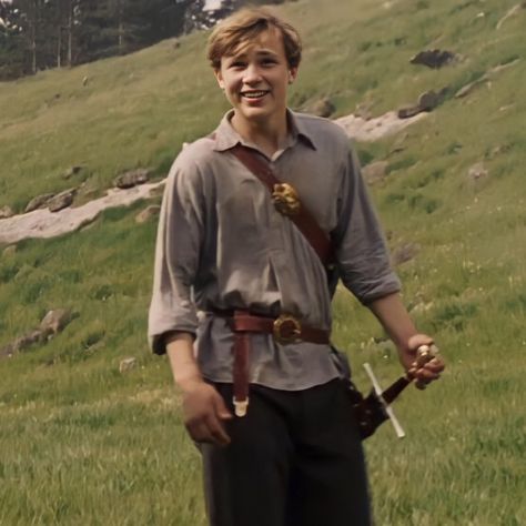 Narnia Costumes, Narnia Cast, Narnia Movies, Peter Pevensie, Narnia 3, William Moseley, Edmund Pevensie, Arthur Pendragon, Chronicles Of Narnia