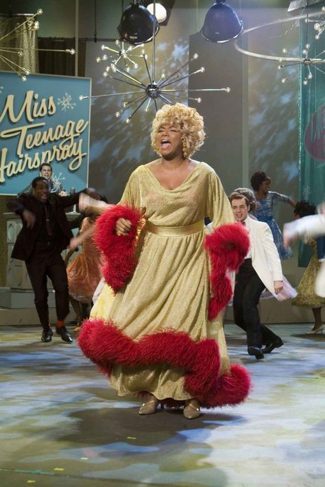 Motormouth moving in her dress Hairspray Poster, Motormouth Maybelle, Hairspray Costume, Hairspray Movie, Hairspray Musical, Period Romance, Ricki Lake, Hairspray Live, English Play