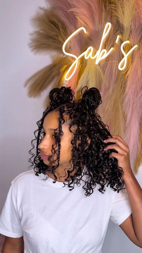 Boho Goddess Braids, Bohemian Braided Hair, Bohemian Knotless, Knotless Braids Hairstyles, Braids Boho, Short Box Braids Hairstyles, Prom Hairstyle, Bohemian Braids, Big Box Braids Hairstyles