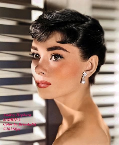 Audrey Hepburn - SABRINA (Color by BrendaJM ©2021bjm) Audrey Hepburn Eyebrows, 2020 Hair Trends, Cool Short Hairstyles, Audrey Hepburn Style, Fast Hairstyles, Hepburn Style, Classic Actresses, Short Hair Balayage, Short Wavy