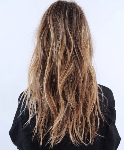 loiro com cara de praia Hairstyles Lob, Braids Blonde, Rambut Brunette, Brown Ombre Hair, Beachy Hair, Balayage Blonde, Super Hair, Blonde Hair With Highlights, Trendy Hair Color