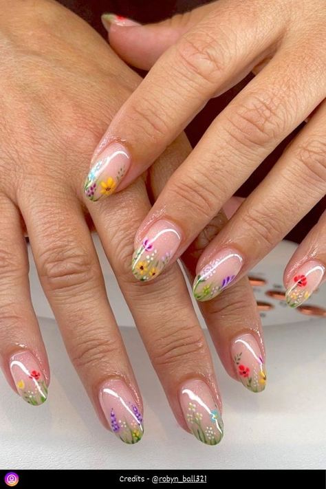 50  Stunning Wildflower Nail Ideas to Brighten Your Day - WomenSew Cute Delicate Nails, Wildflower Wedding Nails, Flower Bouquet Nails, Wildflower Nail Art, Wild Flower Nails, Nails Wildflower, Wildflower Nails, Mint Green Nails, Elegant Manicure