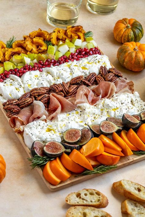 Italian Cheese Platter, Burrata Board Ideas, Italian Board Appetizer, Burrata Cheese Board, Italian Charcuterie Board Antipasto Platter, Burrata Charcuterie Board, Italian Charcuterie Board Ideas, Italian Food Board, Fall Burrata