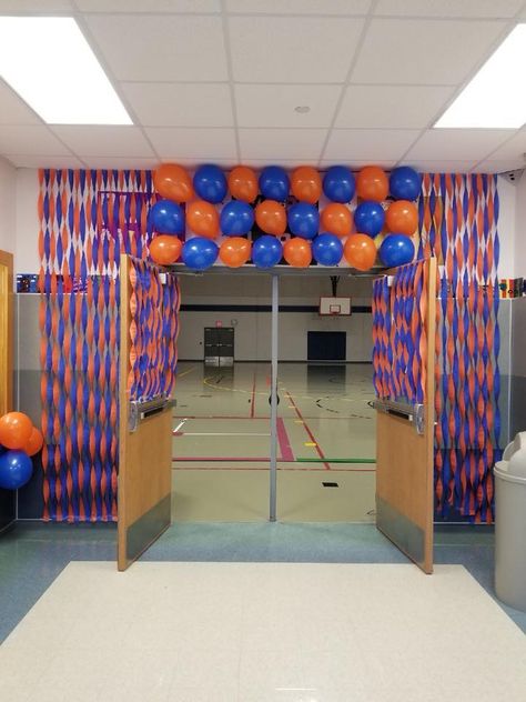 High School Gym Decorating Ideas, Basketball Game Decorations, High School Graduation Gym Decorations, Graduation Gym Decorations, Football Homecoming Decoration Ideas, Basketball Hallway Decorations, School Gym Party Decorations, Basketball Senior Night Decoration Ideas, Pep Rally Decorations Ideas