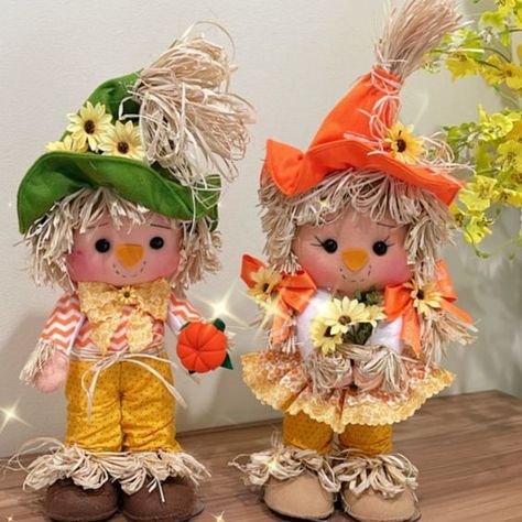 Fall Season Crafts, Wooden Clothespin Crafts, Fall Thanksgiving Wreaths, Halloween Craft Projects, Fall Decor Diy Crafts, Halloween Sewing, Halloween 6, Gnomes Crafts, Thanksgiving Wreaths