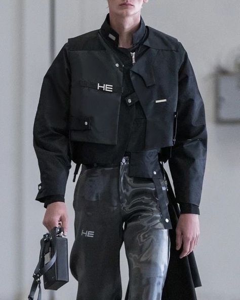 Futuristic Fashion Male, Techwear Fashion, Herren Style, Cyberpunk Clothes, Vogue Men, Concept Clothing, Style Goals, Future Clothes, Cyberpunk Fashion