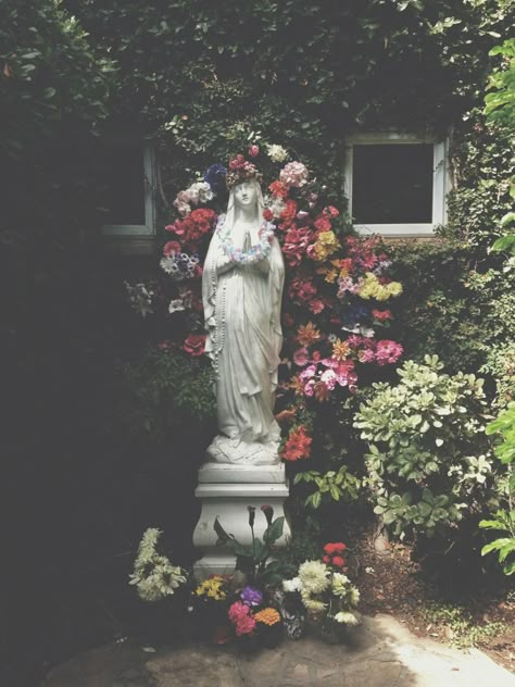 Catholic Core, Catholic Wallpaper, Catholic Aesthetic, Our Father Who Art In Heaven, Sacred Garden, Church Aesthetic, Virgin Mary Art, The Grotto, Mama Mary