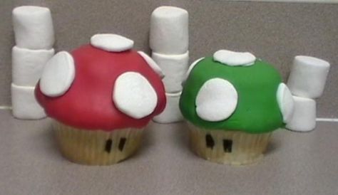 Toad mushroom cupcake Toad Cupcakes, Mario Cupcakes, Toad Mario, Mushroom Cupcakes, Super Mario Mushroom, Big Mushroom, Make Cupcakes, Cupcake Maker, Super Mario Birthday Party