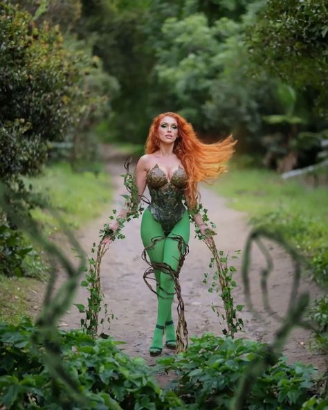 Fighting Through The Roots. 🌹💋☣️ @graciethecosplaylass as Poison Ivy Photographed by @cosnapography Edited by @calop_ #PoisonIvy #PamelaIsley #GothamCitySirens #GothamSirens #GothamCity #Gotham #HarleyQuinn #Catwoman #Batman #DC #DCComics #DCUniverse #PoisonIvyCosplay #BatmanCosplay #DCCosplay #CosplayersOfInstagram #CosplayersOfIG #Cosplayer #Cosplay #PinUp #Green #Leaves #RedHead #Garden #Spring #Flowers Poison Ivy Poses, Poison Ivy Photoshoot Ideas, Redhead Cosplay, Poison Ivy Comic, Catwoman Batman, Ivy Cosplay, Pamela Isley, Poison Ivy Cosplay, Poison Ivy Batman