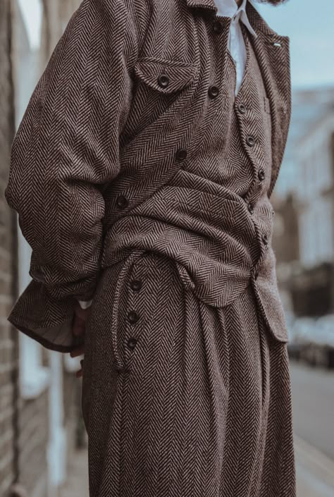 Wool Fashion, Old Man Clothes, Pockets Fashion Details, Mens Dress Trousers, January Fashion, Old Man Fashion, Dapper Suits, Vintage Trousers, Denim Pocket