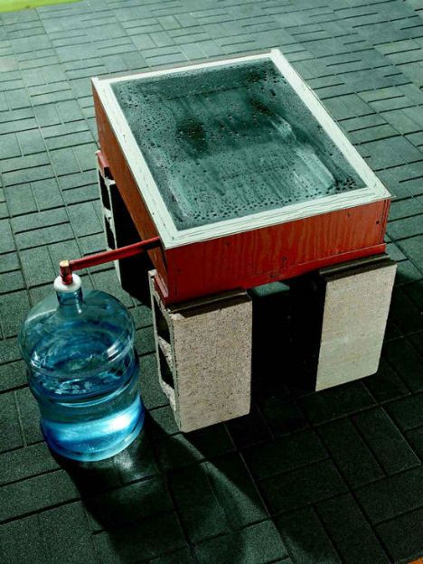 Solar Water Distiller, Solar Still, Solaire Diy, Hantverk Diy, Homesteading Skills, Permaculture Design, Astuces Diy, Water Projects, Survival Techniques